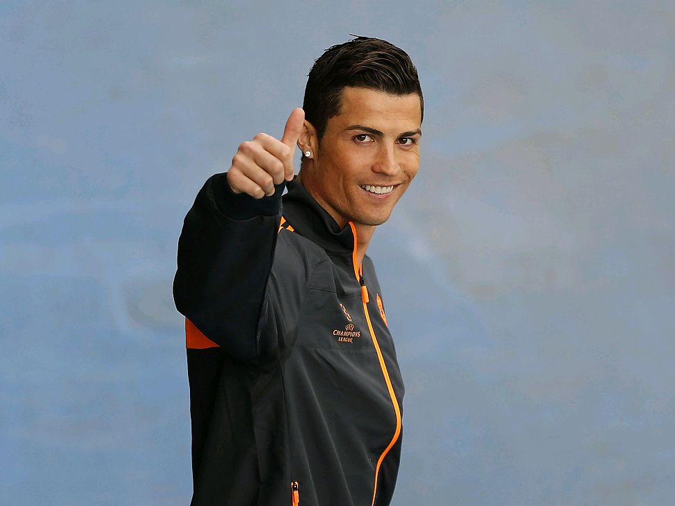 曼联1-1负于西汉姆联，B费错失绝杀，全场射门6次，未进，5轮仅1胜。