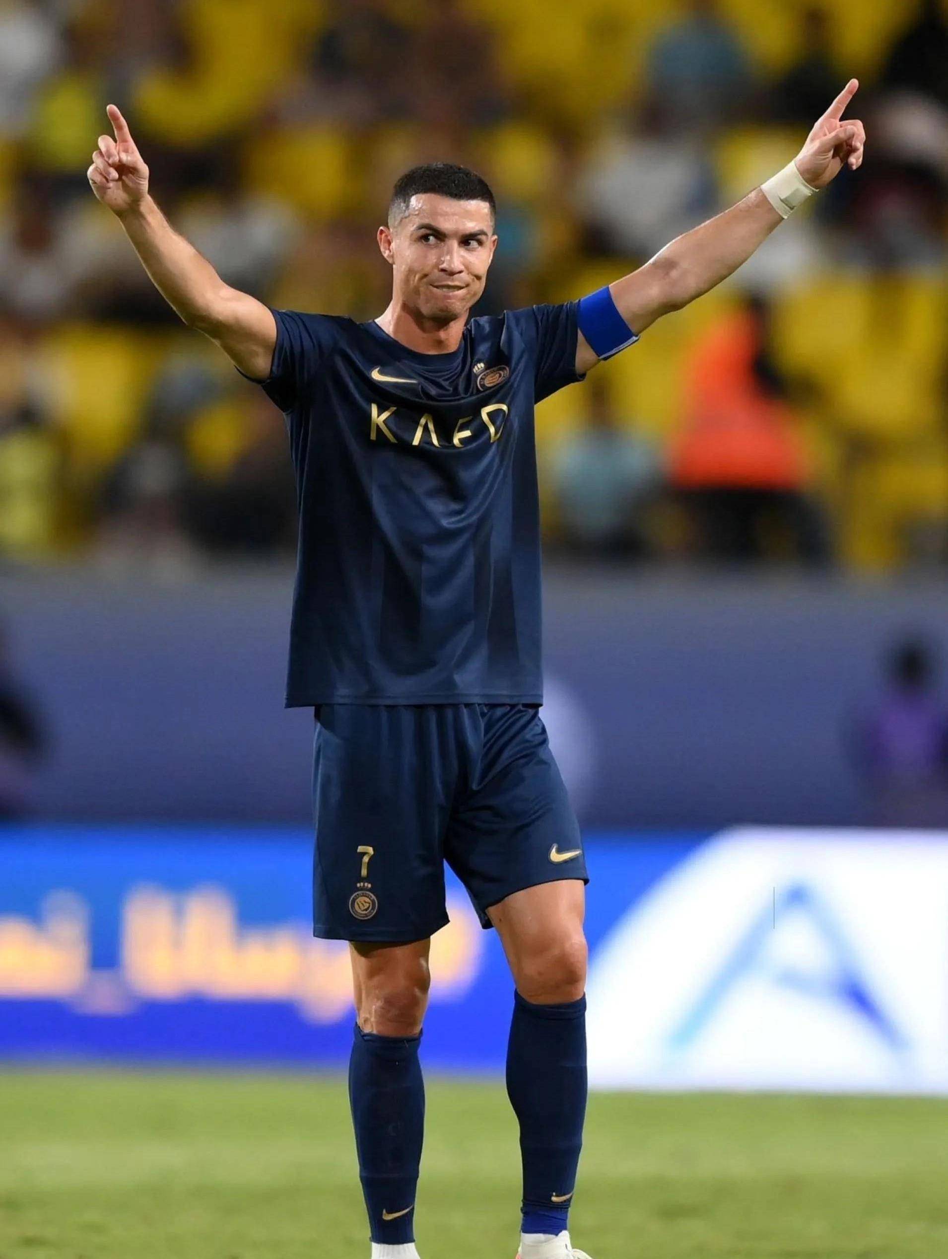 里沙利松晒AI制作孙兴慜雕像图，并艾特热刺官方“请安排”