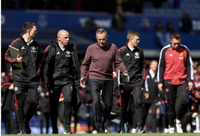 湖人末节连续得分，锁定胜局